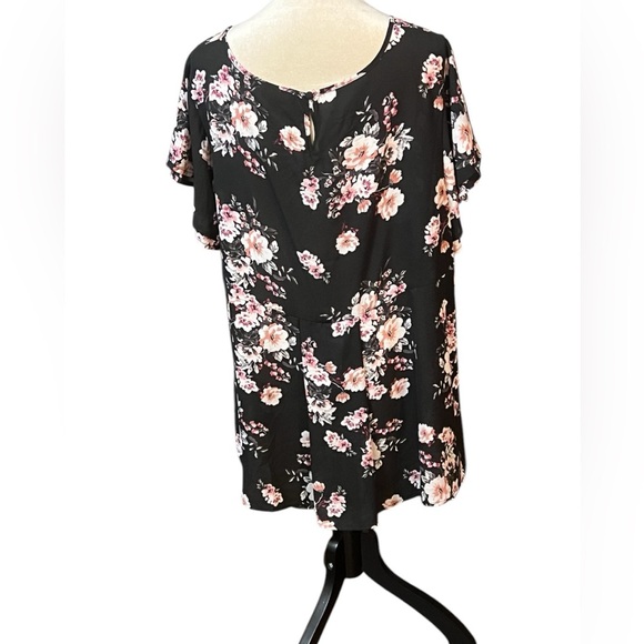 Torrid Floral Top Blouse Cherry Blossom Lightweight Short Sleeves Boho Size 3 - Picture 2 of 3